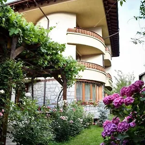 lina-guest-house.hotels-bansko.info/